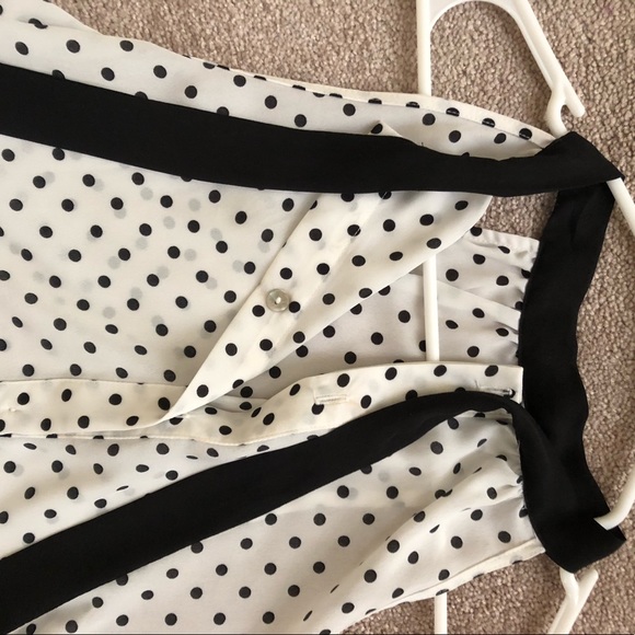 Polka dot sleeveless blouse - Picture 2 of 6